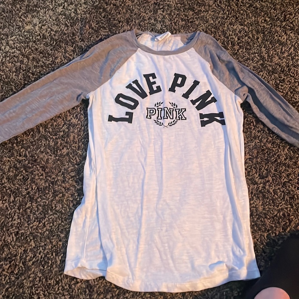 VS shirt XS